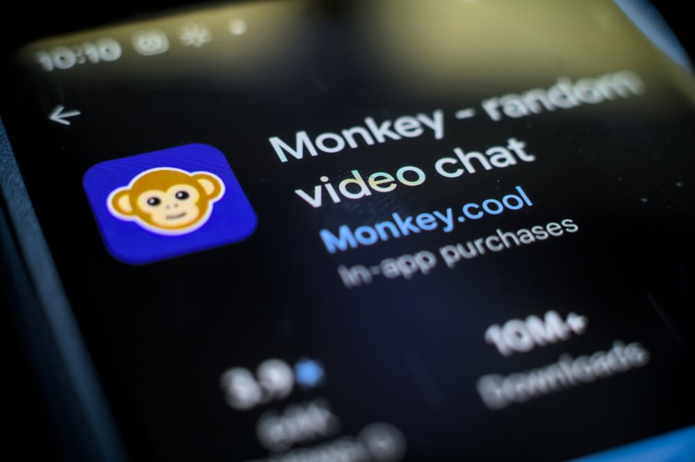 Users interacting on Monkey Cool random video chat – live cam to cam conversations, anonymous chat with strangers, and Omegle alternative for free webcam connections.
