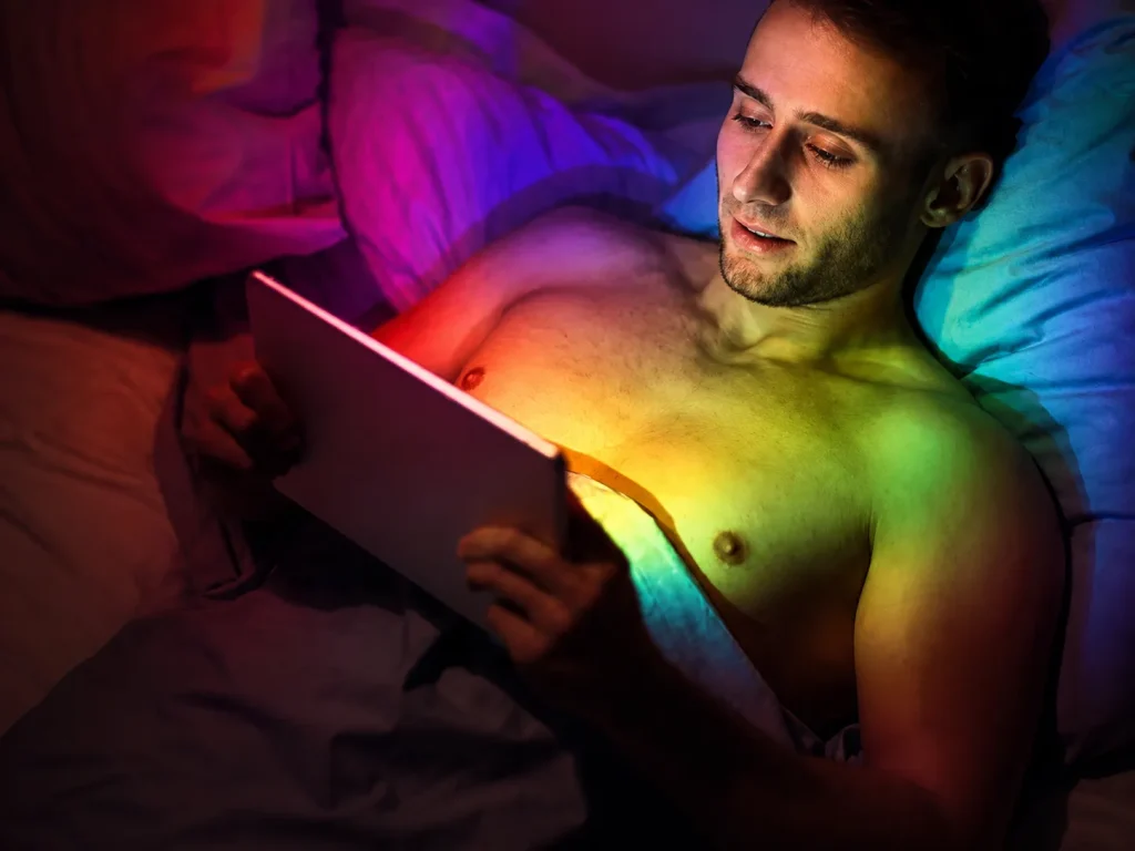 Man using a gay chat cam alternative app for anonymous video chat